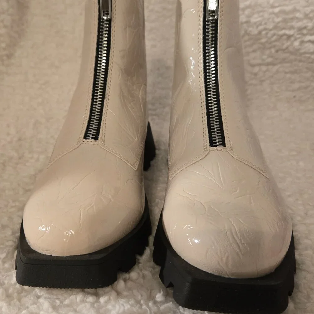 Katy Perry Shoes - Womens 6.5M - The Daarling Combat Boot CHALK - BNIB - Picture 1 of 7